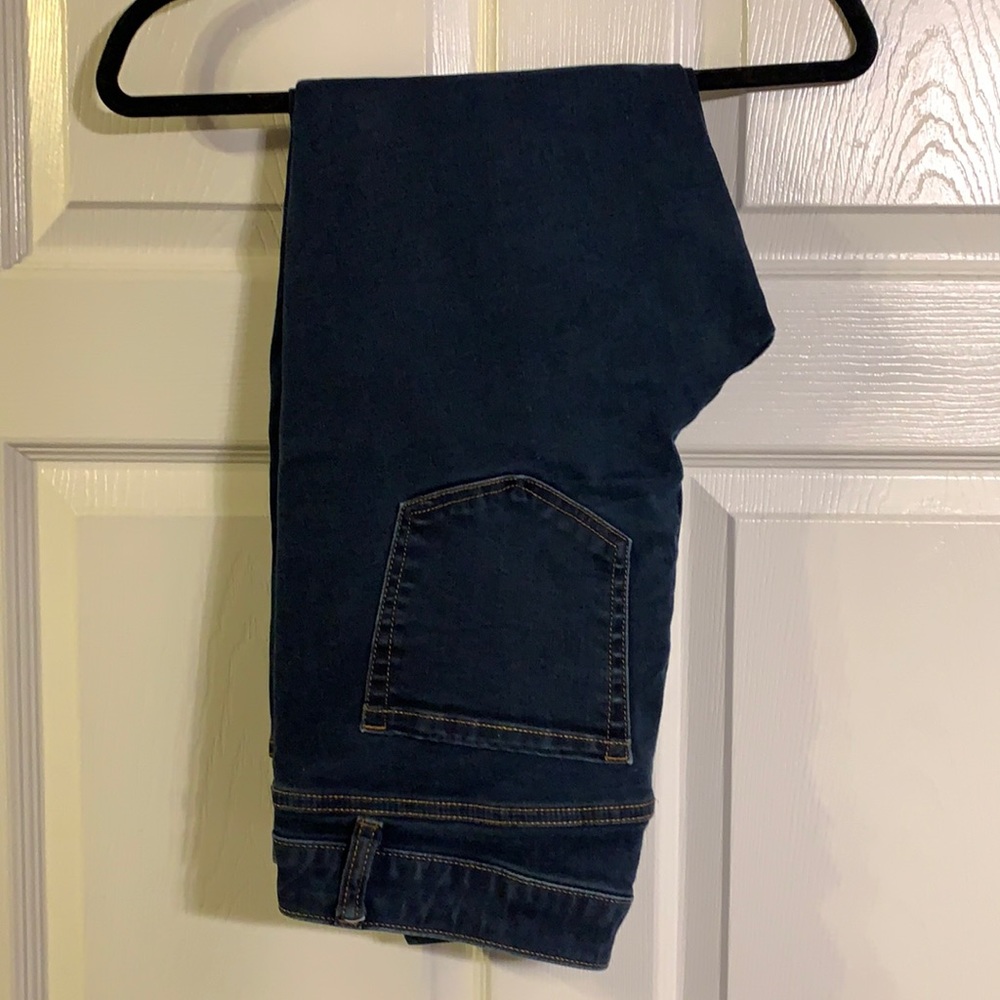 Lane Bryant Jeggings.  Dark blue stretch denim  SO cute n comfy! 💙🥰💙